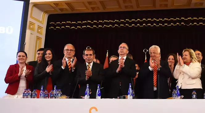 Galatasaray'da başkan yeniden Dursun Özbek